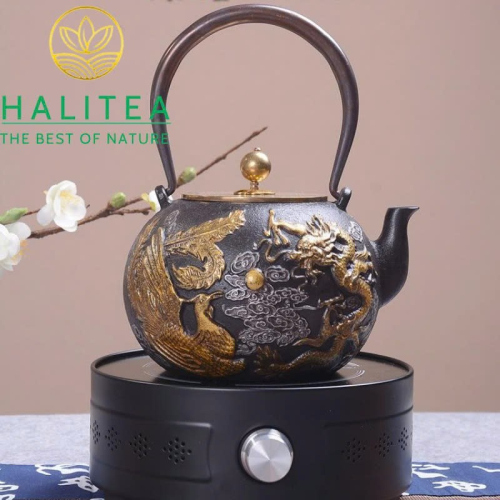 Ấm Gang Đúc Long Phụng Hý Châu - Nắp, Quai Đồng, Dung Tích 1.2L